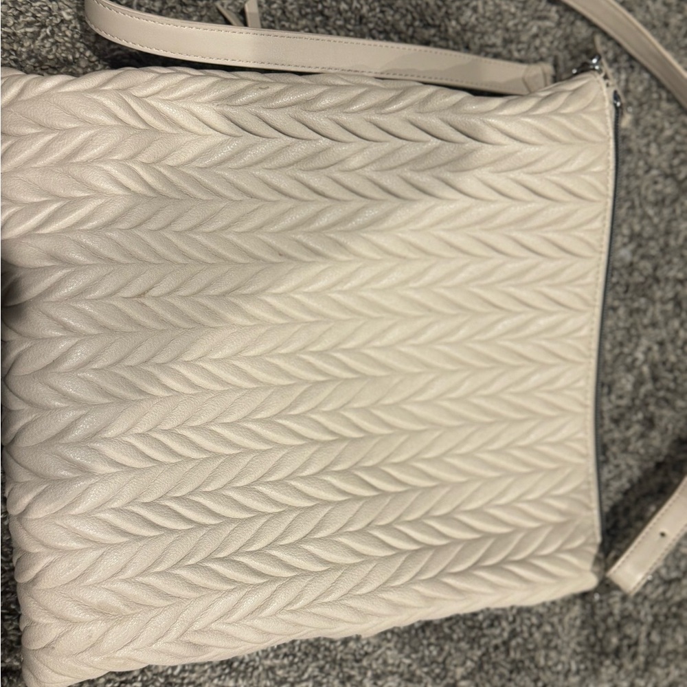 Stella & Dot Cream Crossbody Bag